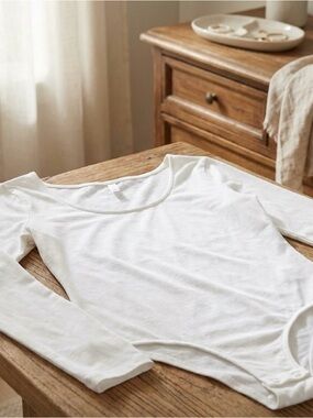 Banana Republic White Long-Sleeve Scoop Neck Bodysuit